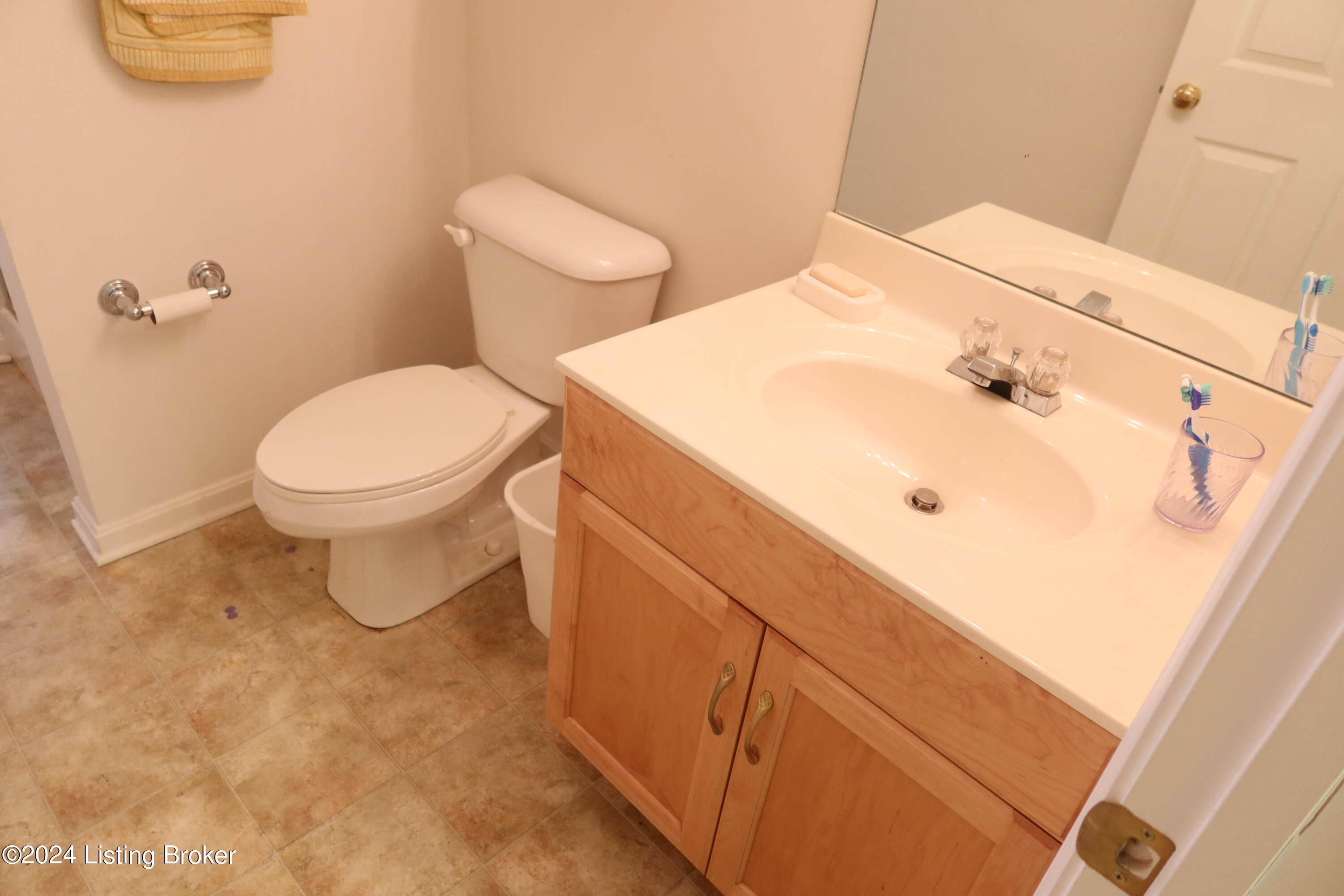 8711 Lough Dr, Louisville, Kentucky image 13