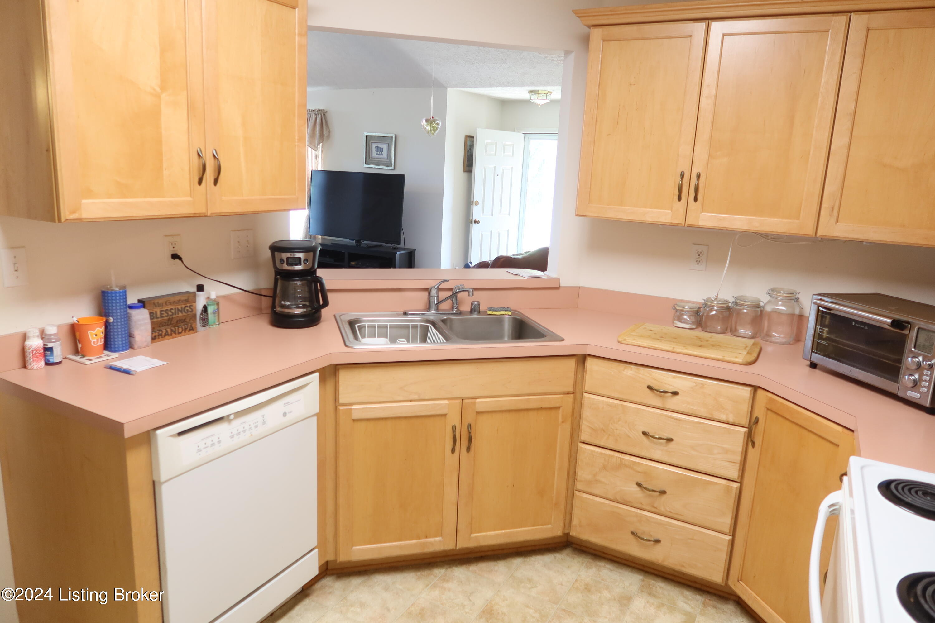 8711 Lough Dr, Louisville, Kentucky image 4