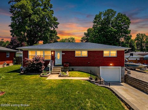Photo of 10707 Torrington Rd, Louisville, KY 40272 (MLS # 1717020)