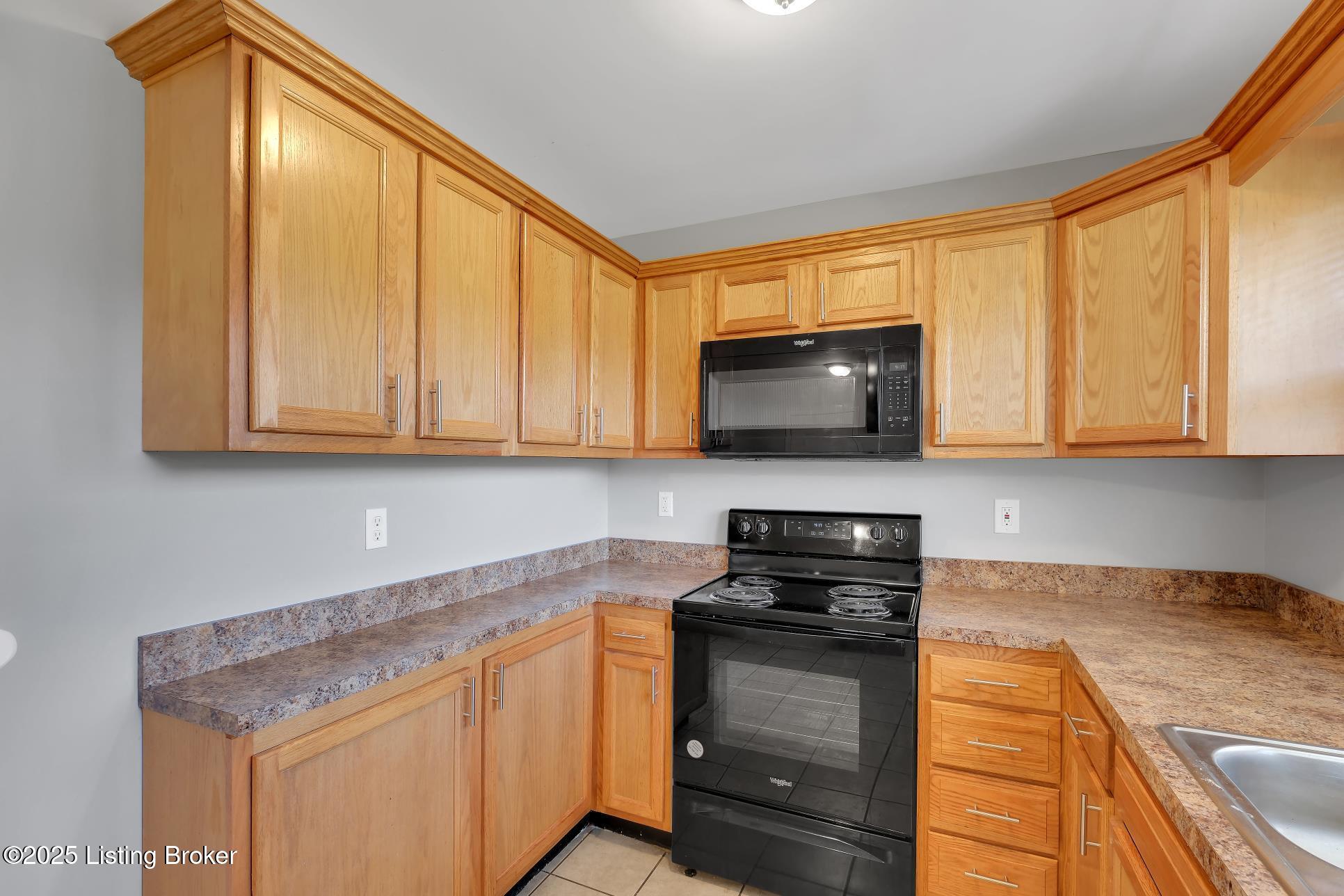 3017 Bitten Ln, Louisville, Kentucky image 4