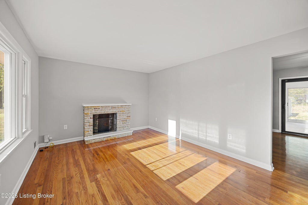 Photo of 4444 Charlotte Ann Dr, Louisville, KY 40216 (MLS # 1731168)