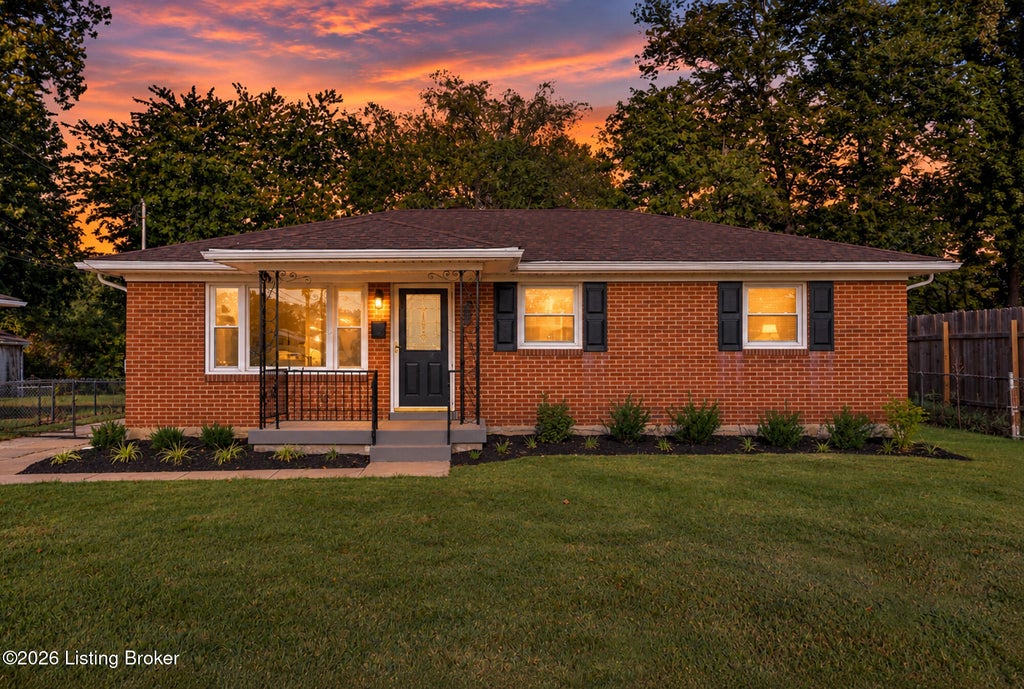 Photo of 4444 Charlotte Ann Dr, Louisville, KY 40216 (MLS # 1731168)