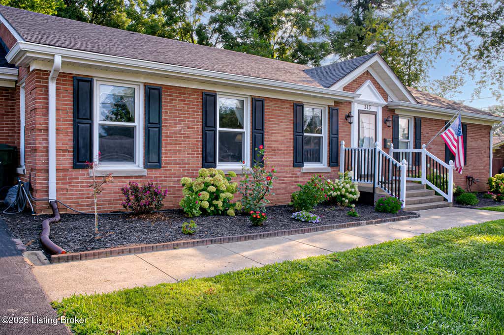 Photo of 213 Pocahontas Trail, Georgetown, KY 40324 (MLS # 1724908)