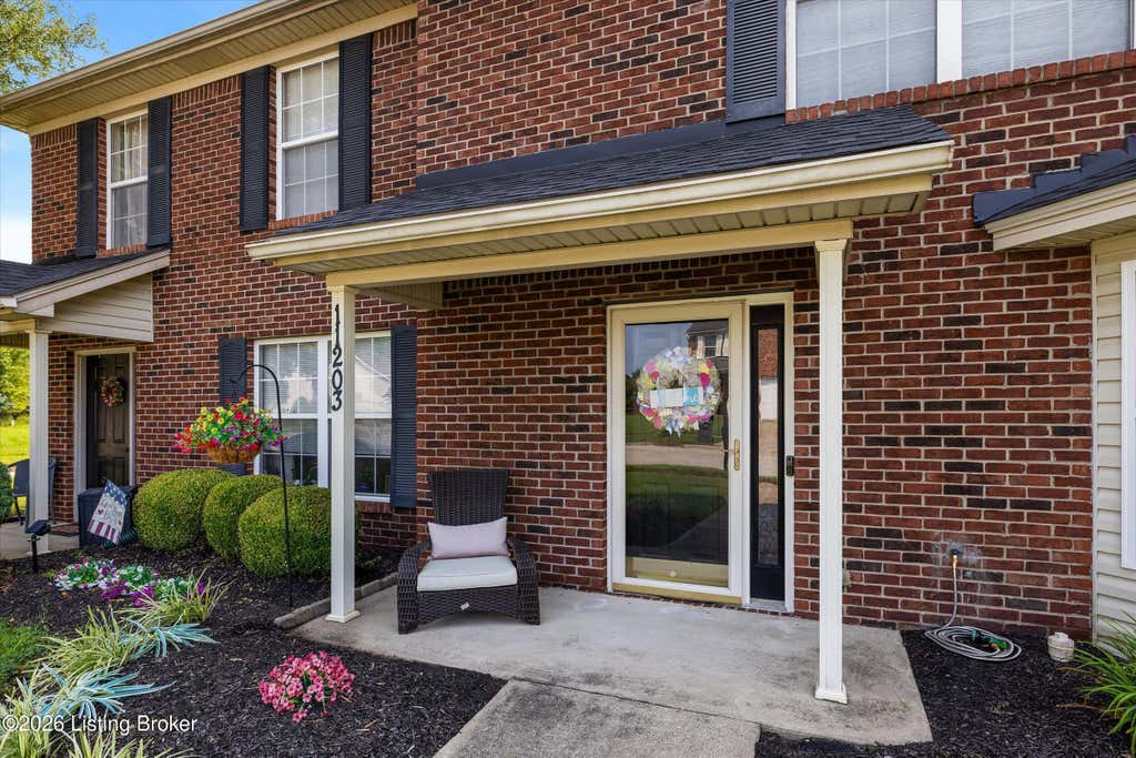 Photo of 11203 Sandwood Pl, Louisville, KY 40272 (MLS # 1724606)