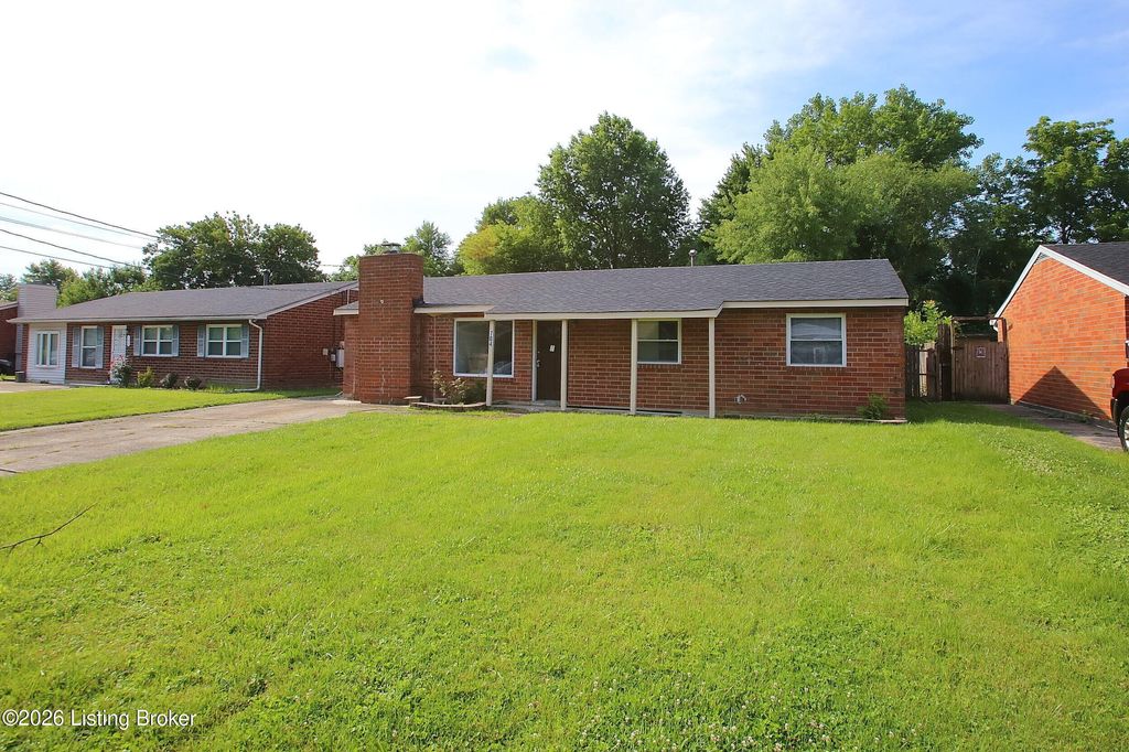 Photo of 704 Drummond Way, Fairdale, KY 40118 (MLS # 1721785)