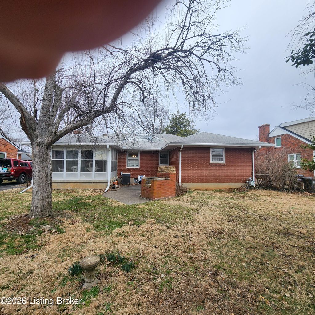 Photo of 3604 Graham Rd, Louisville, KY 40207 (MLS # 1709768)