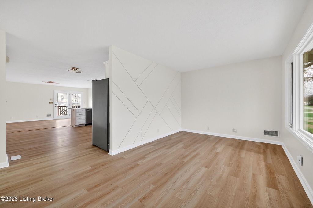 Photo of 225 Appomattox Rd, Louisville, KY 40214 (MLS # 1712257)