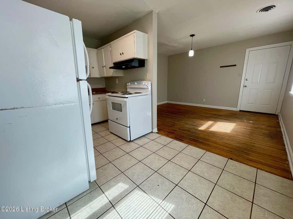 Photo of 4301 Naomi Dr, Louisville, KY 40219 (MLS # 1717017)
