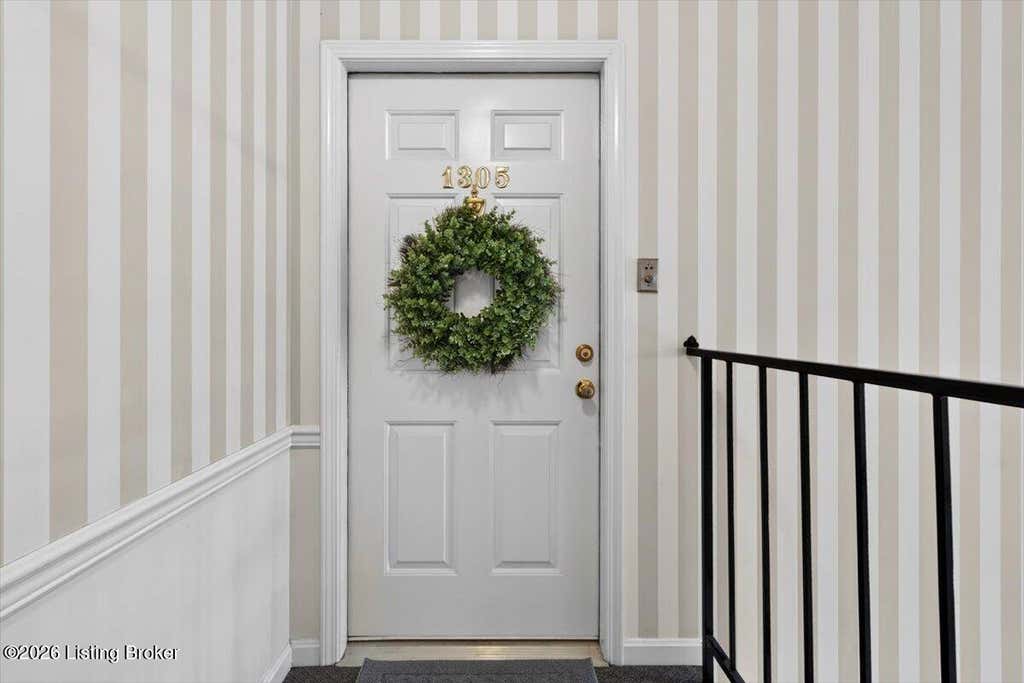 Photo of 1305 Forest Park Rd, Louisville, KY 40223 (MLS # 1724306)