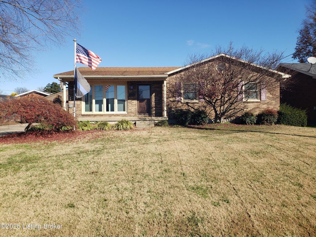 Photo of 7011 Uranus Dr, Louisville, KY 40258 (MLS # 1704317)