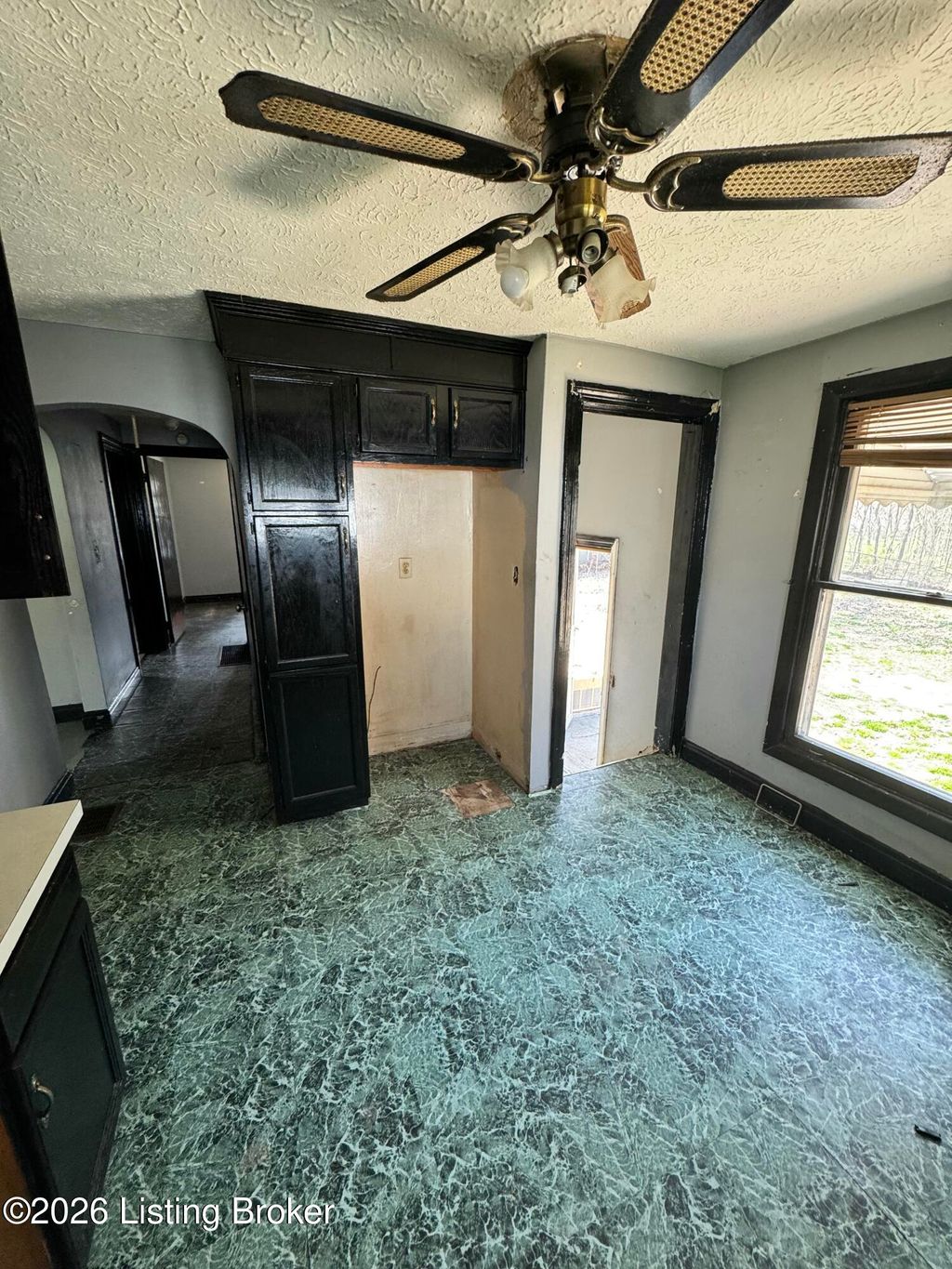 Photo of 4708 Dover Rd, Louisville, KY 40216 (MLS # 1712583)