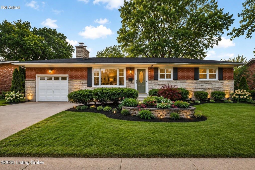 Photo of 4031 Blossomwood Dr, Louisville, KY 40220 (MLS # 1724735)