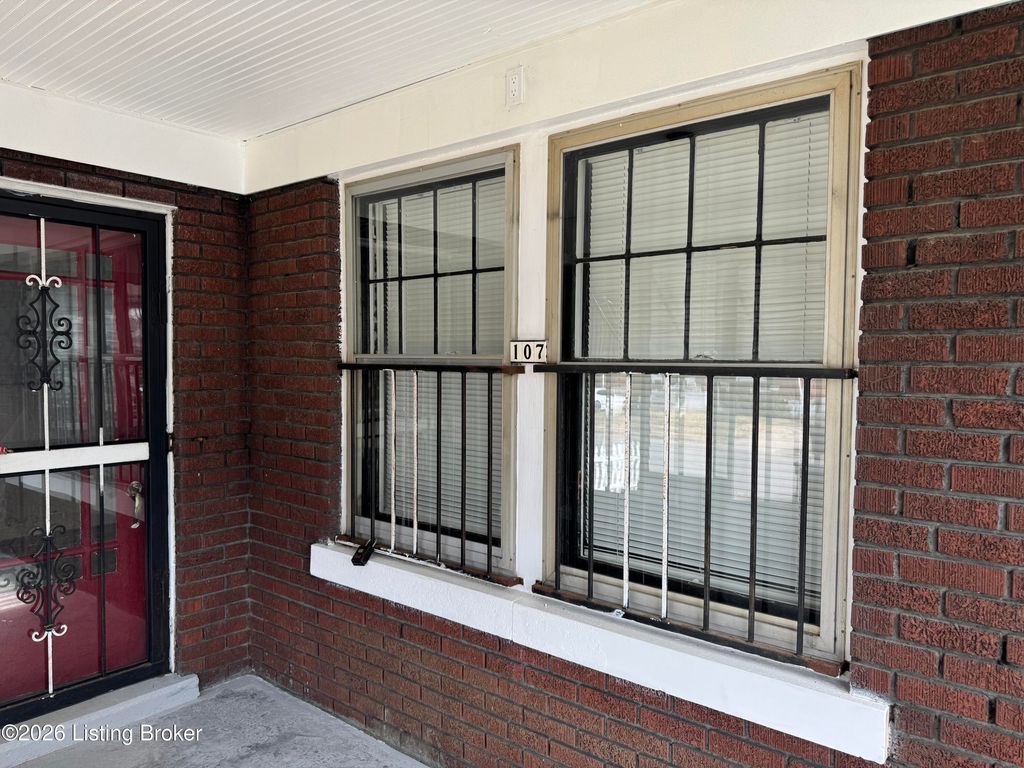 Photo of 107 N 37th St, Louisville, KY 40212 (MLS # 1709885)