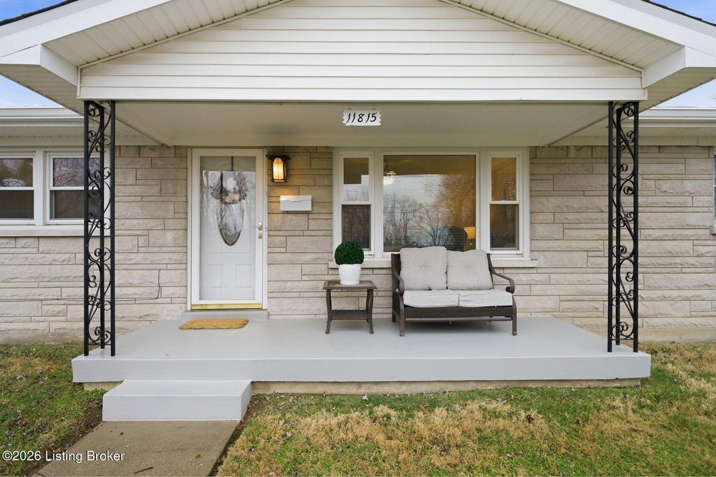 Photo of 11815 Mahogany Dr, Louisville, KY 40272 (MLS # 1720295)
