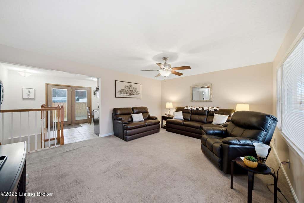 Photo of 11815 Mahogany Dr, Louisville, KY 40272 (MLS # 1720295)