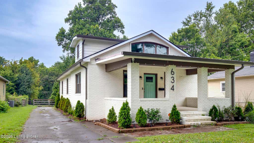 Photo of 634 Country Club Rd, Louisville, KY 40206 (MLS # 1724710)