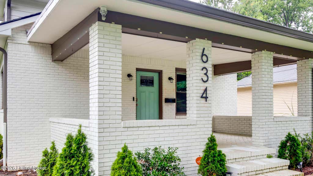 Photo of 634 Country Club Rd, Louisville, KY 40206 (MLS # 1724710)