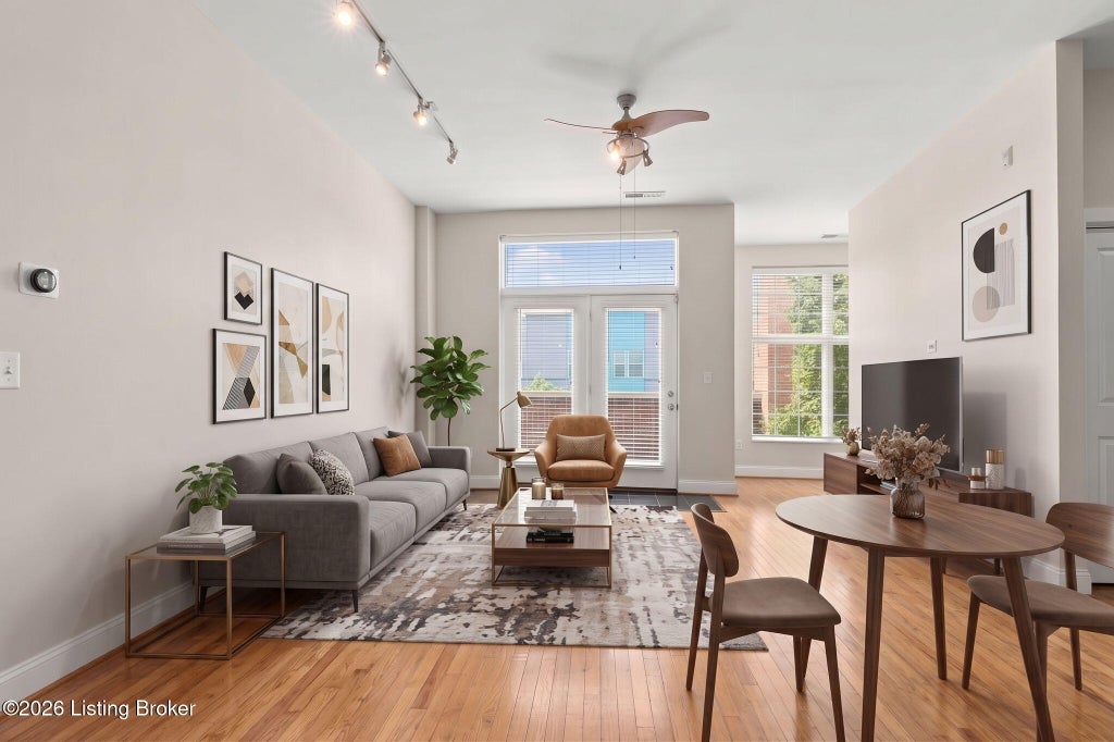 Photo of 2011 Frankfort Ave #303, Louisville, KY 40206 (MLS # 1732806)