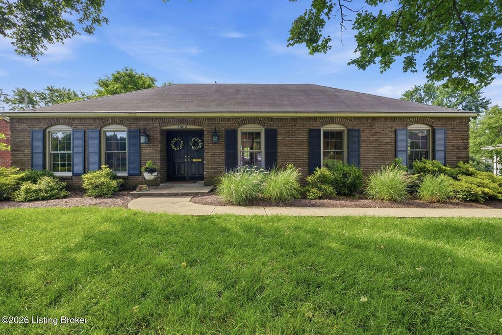 Photo of 5802 Prince William St, Louisville, KY 40207 (MLS # 1718857)