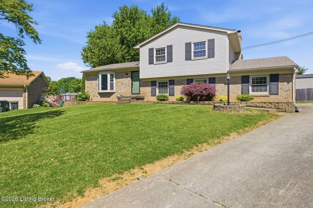 Photo of 8803 Halford Way, Louisville, KY 40299 (MLS # 1715162)