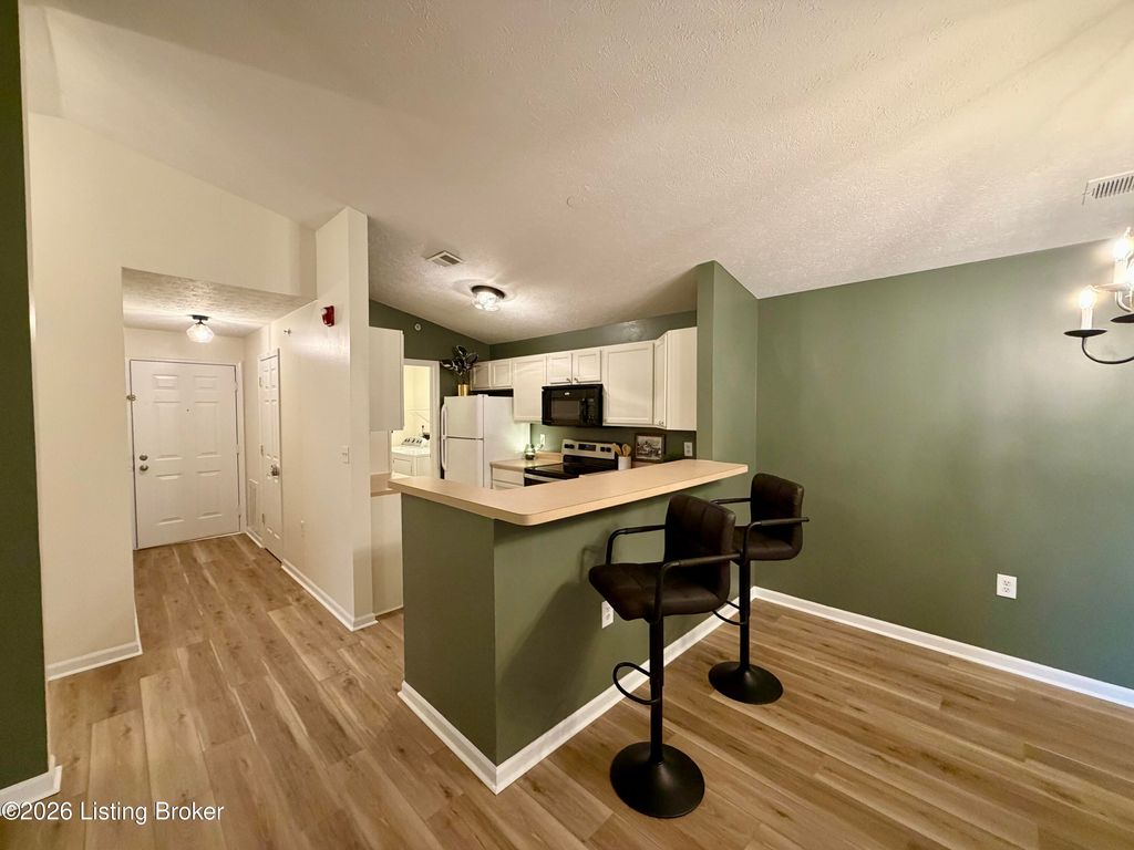 Photo of 2601 Callery Pl #301, Louisville, KY 40299 (MLS # 1714107)