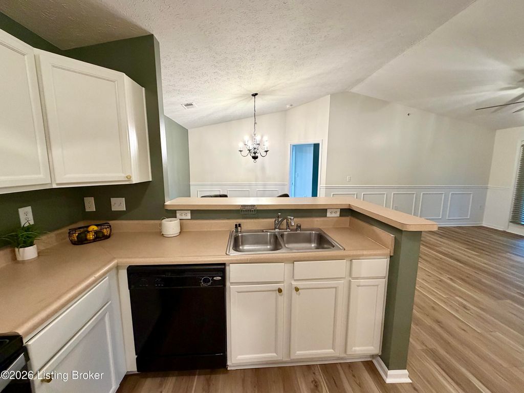 Photo of 2601 Callery Pl #301, Louisville, KY 40299 (MLS # 1714107)