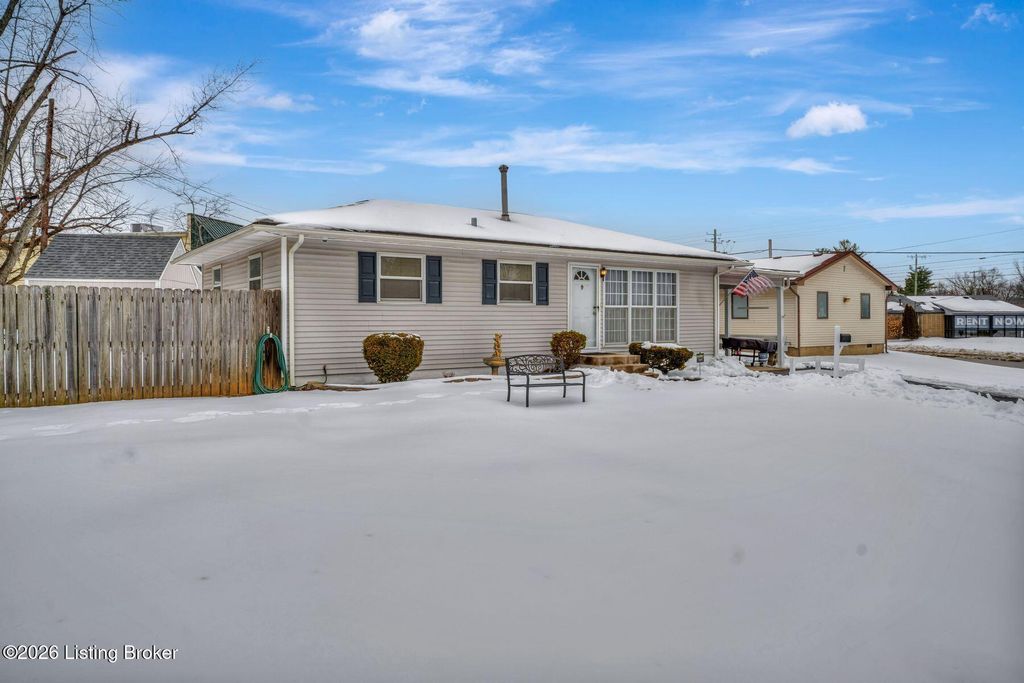 Photo of 3000 Lynnwood Way, Louisville, KY 40299 (MLS # 1708576)