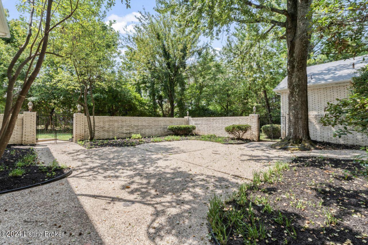 8904 Ayrshire Ave, Louisville, Kentucky image 21