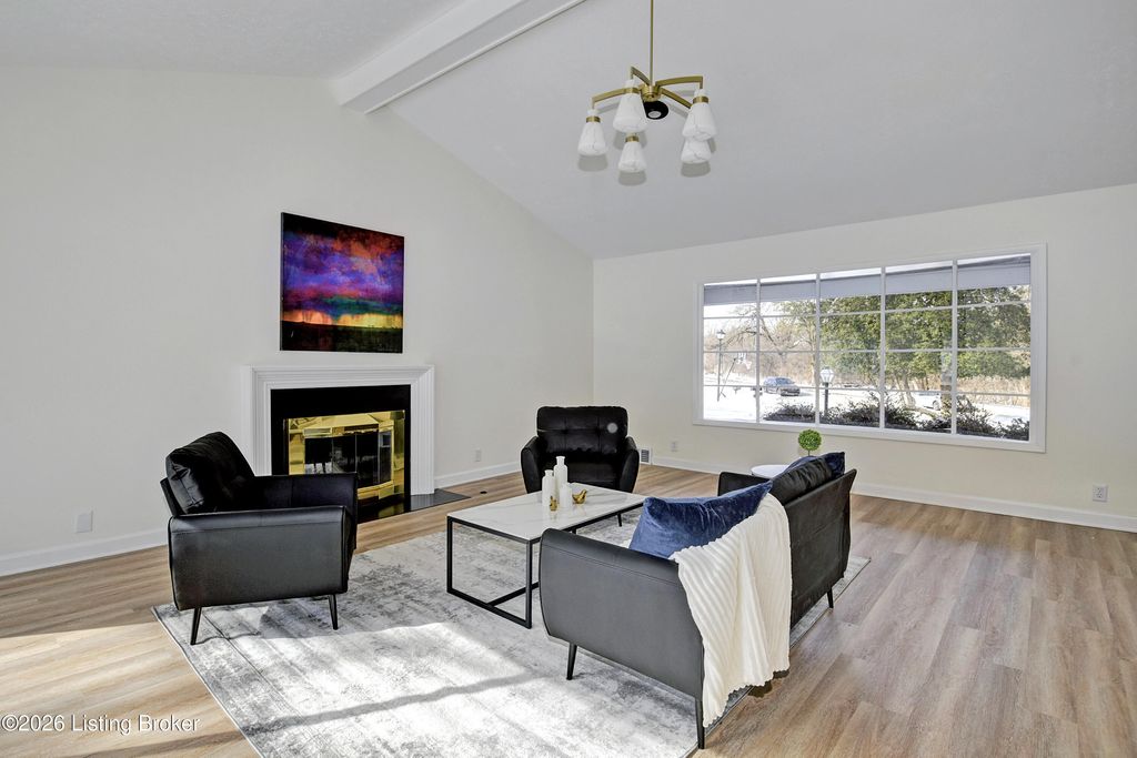 Photo of 6404 Winthrop Ln, Louisville, KY 40222 (MLS # 1708201)