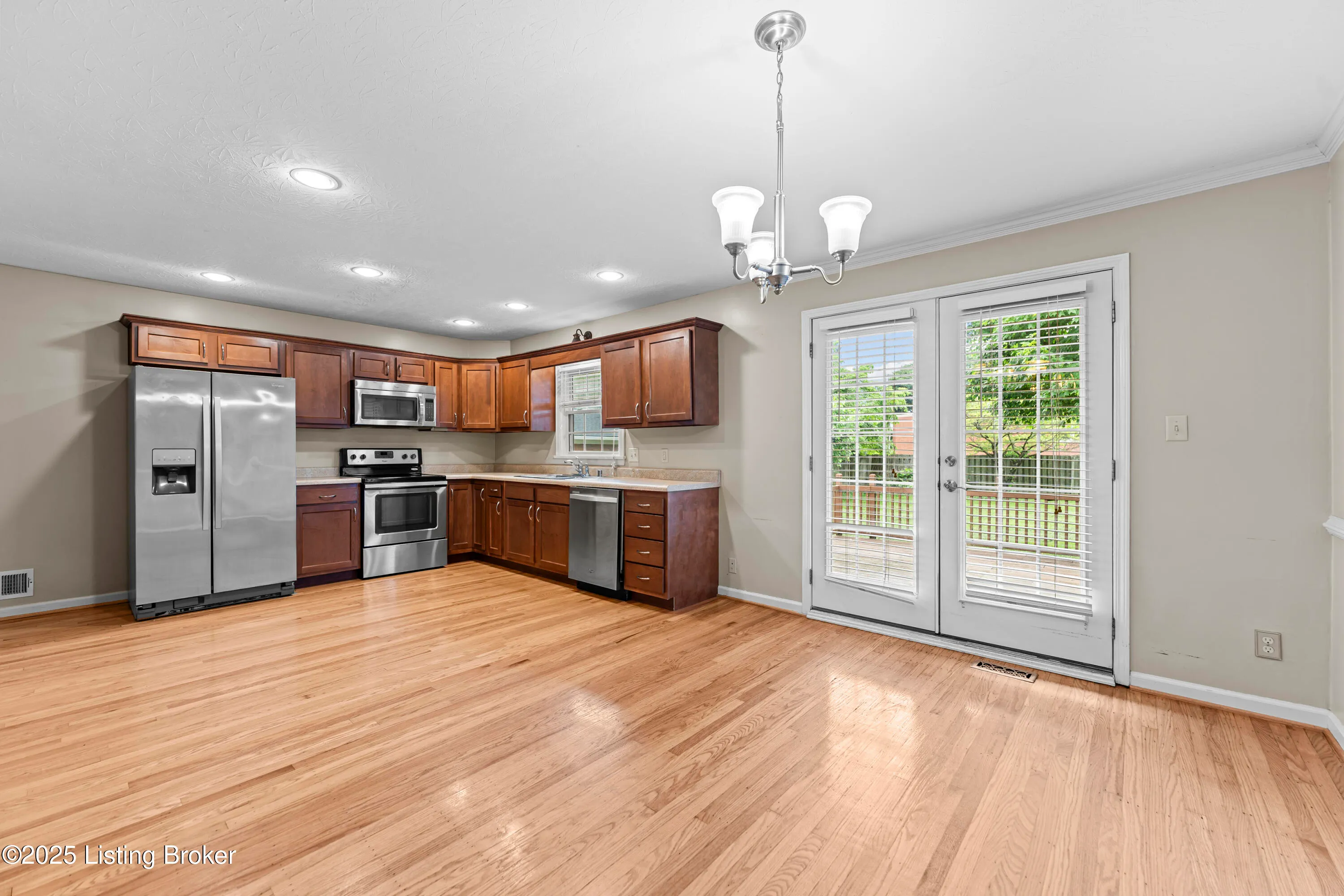 Louisville, Kentucky 40222, United States, 3 Bedrooms Bedrooms, ,2 BathroomsBathrooms,Residential,Active,140015