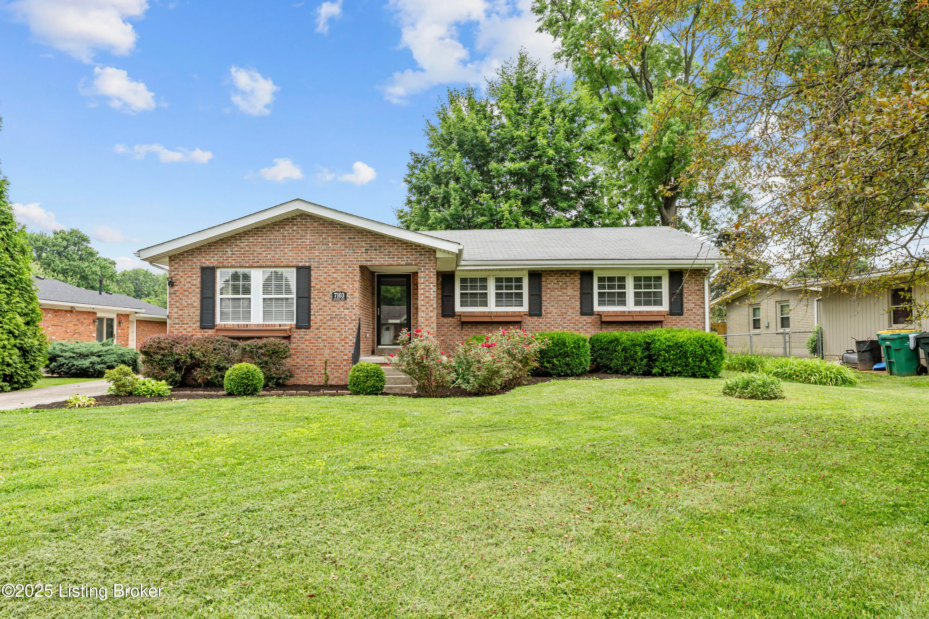 Louisville, Kentucky 40222, United States, 3 Bedrooms Bedrooms, ,2 BathroomsBathrooms,Residential,Active,140015