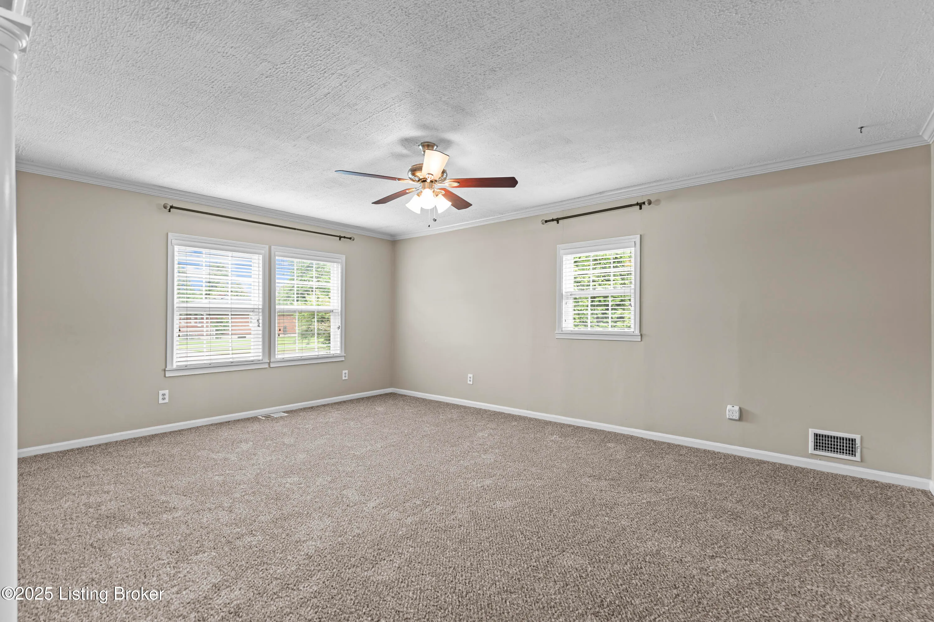 Louisville, Kentucky 40222, United States, 3 Bedrooms Bedrooms, ,2 BathroomsBathrooms,Residential,Active,140015