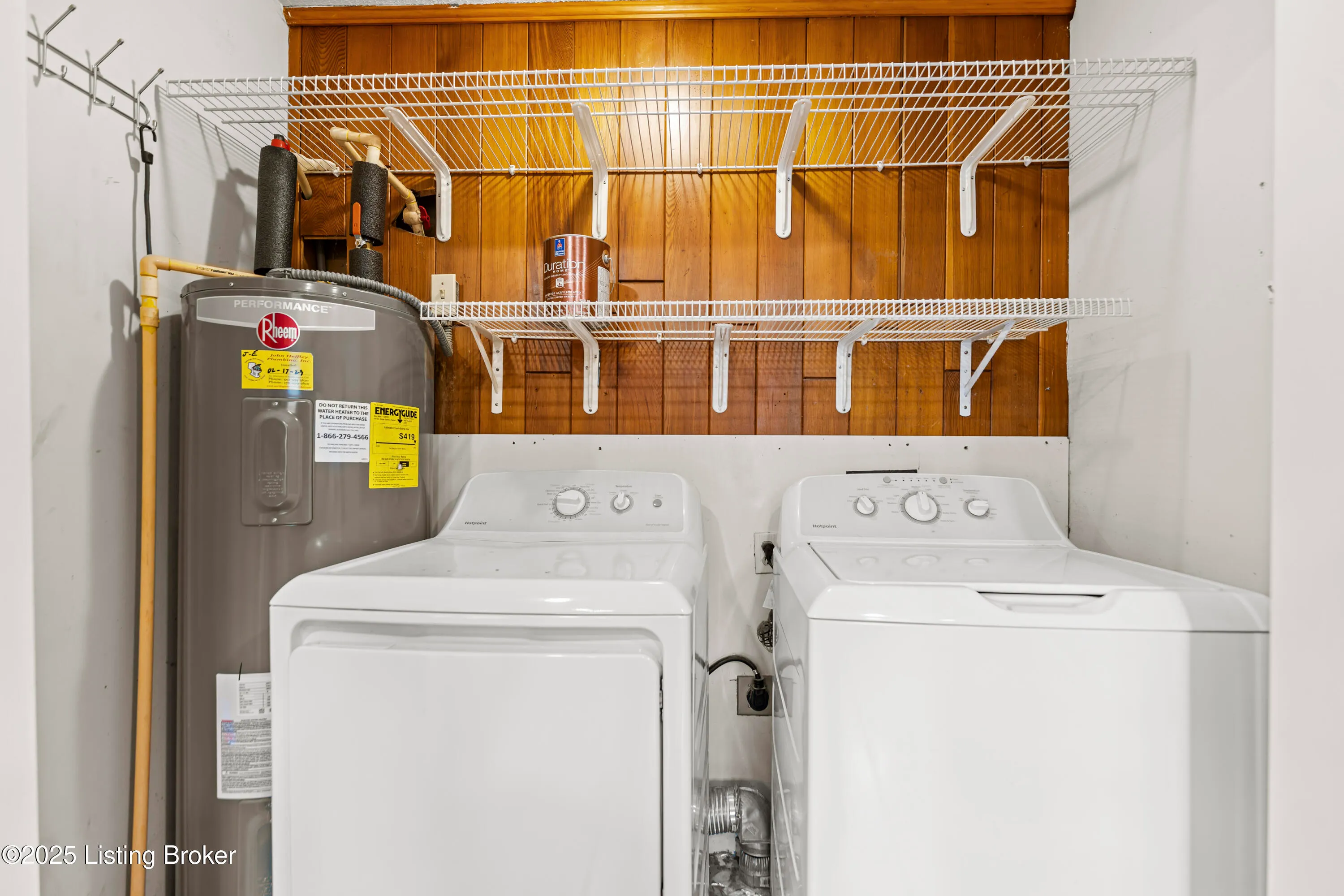 Louisville, Kentucky 40222, United States, 3 Bedrooms Bedrooms, ,2 BathroomsBathrooms,Residential,Active,140015