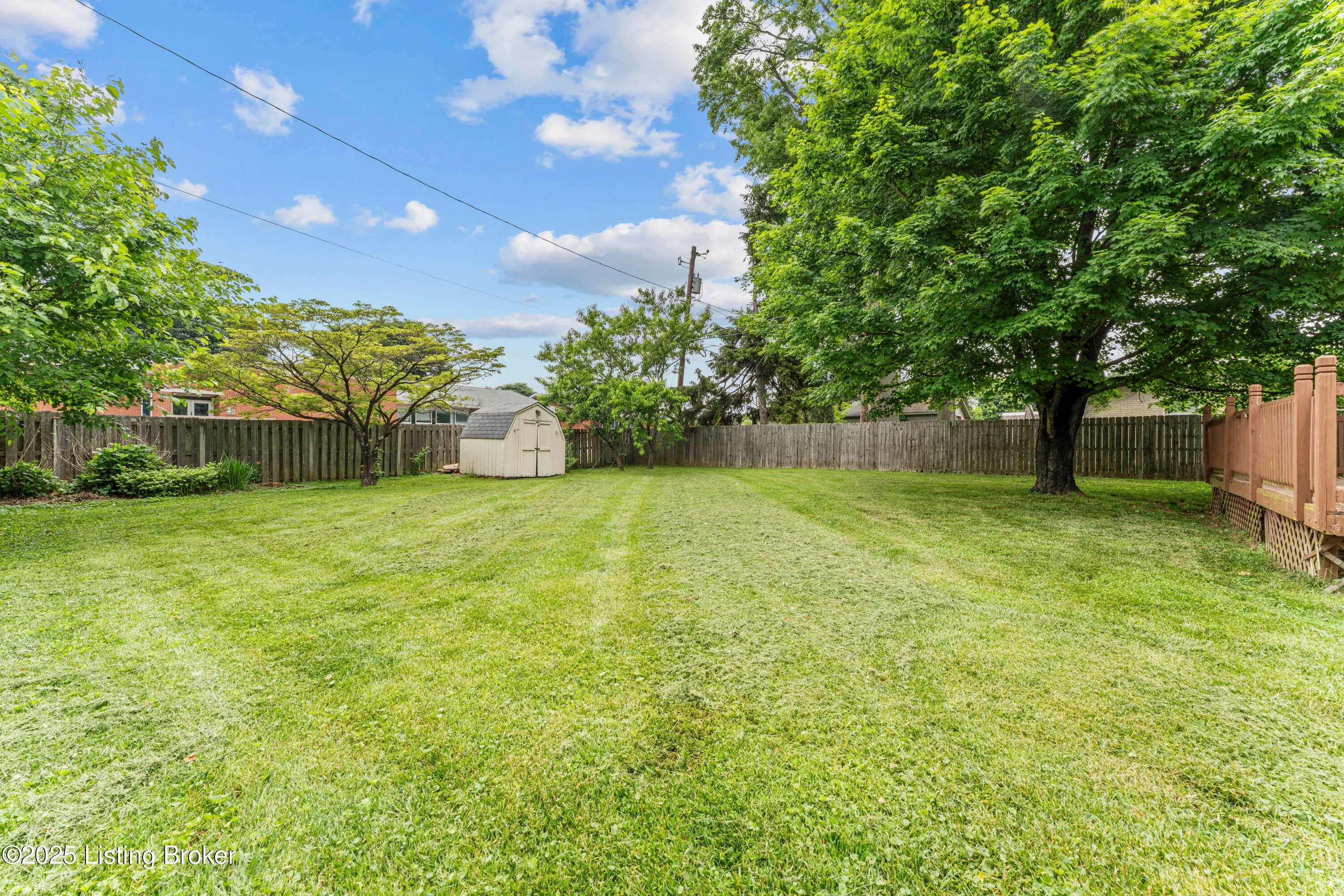 Louisville, Kentucky 40222, United States, 3 Bedrooms Bedrooms, ,2 BathroomsBathrooms,Residential,Active,140015