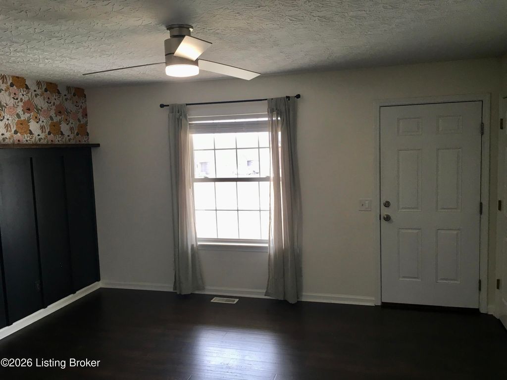 Photo of 11331 United Blvd, Louisville, KY 40229 (MLS # 1706579)