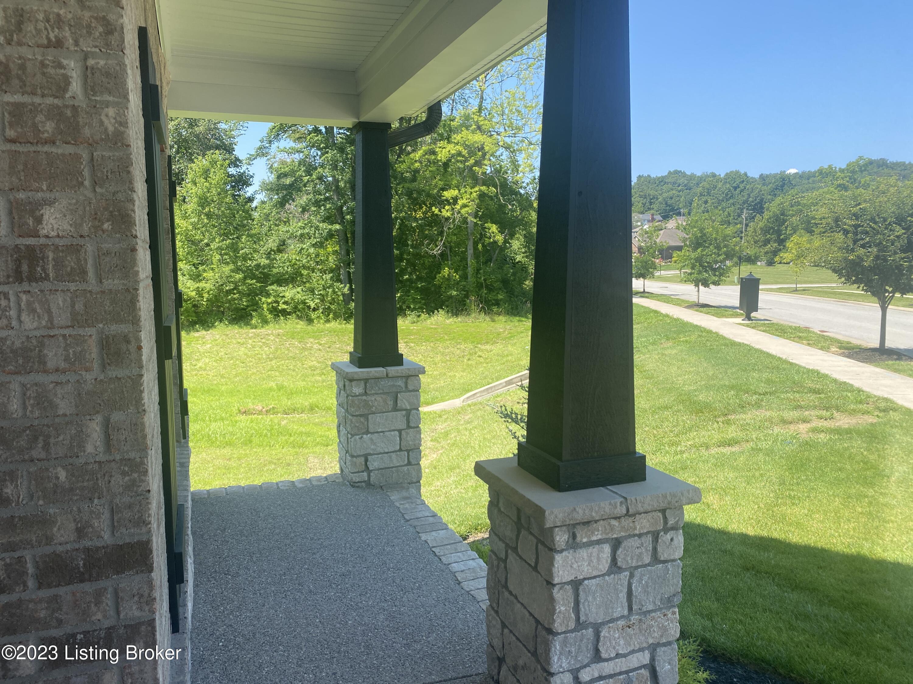 7515 Pavilion Park Rd, Louisville, Kentucky image 6