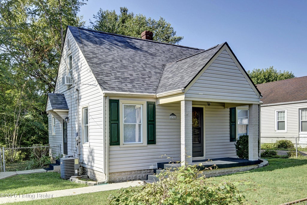 Photo of 4308 Wells Dr, Louisville, KY 40258 (MLS # 1728273)