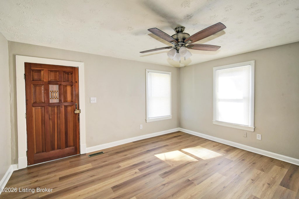 Photo of 4308 Wells Dr, Louisville, KY 40258 (MLS # 1728273)