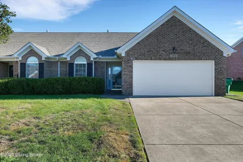 12524 Spring Falls Ct, Louisville, KY 40229 - #: 1701222