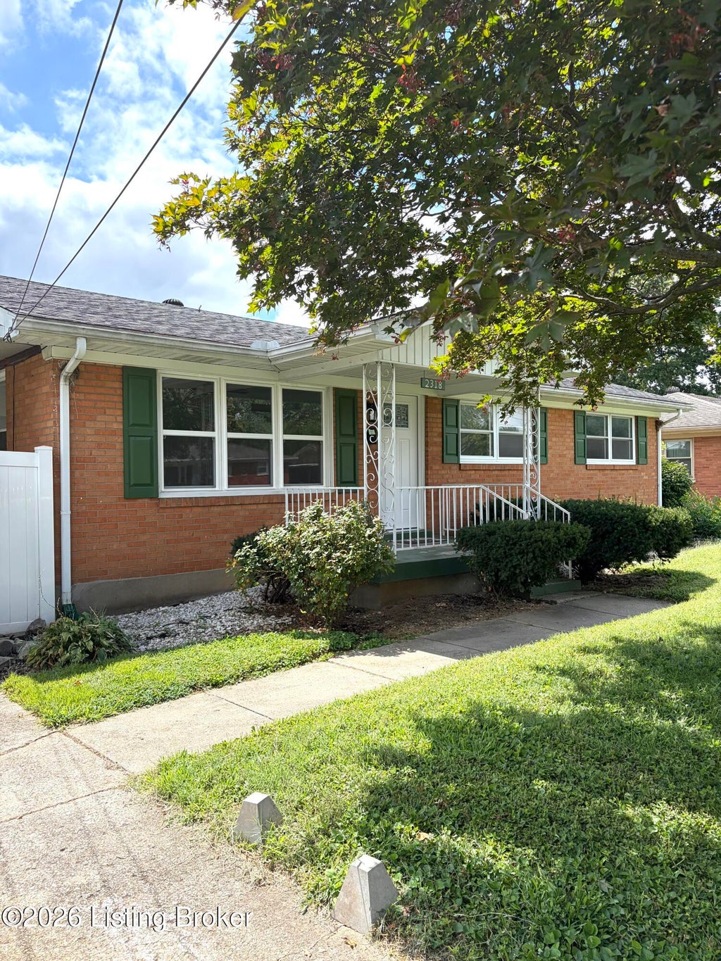 Photo of 2318 Mary Catherine Dr, Louisville, KY 40216 (MLS # 1727070)