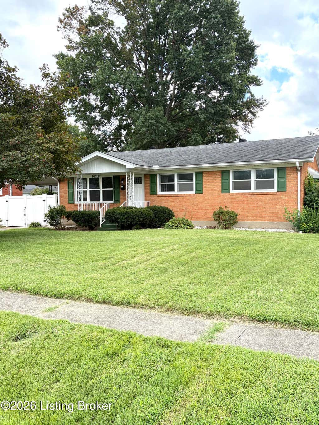 Photo of 2318 Mary Catherine Dr, Louisville, KY 40216 (MLS # 1727070)