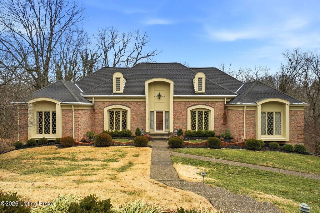 Photo of 5224 Moccasin Trail, Louisville, KY 40207 (MLS # 1708236)