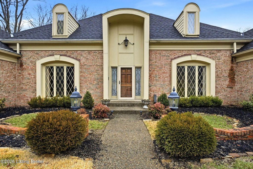 Photo of 5224 Moccasin Trail, Louisville, KY 40207 (MLS # 1708236)