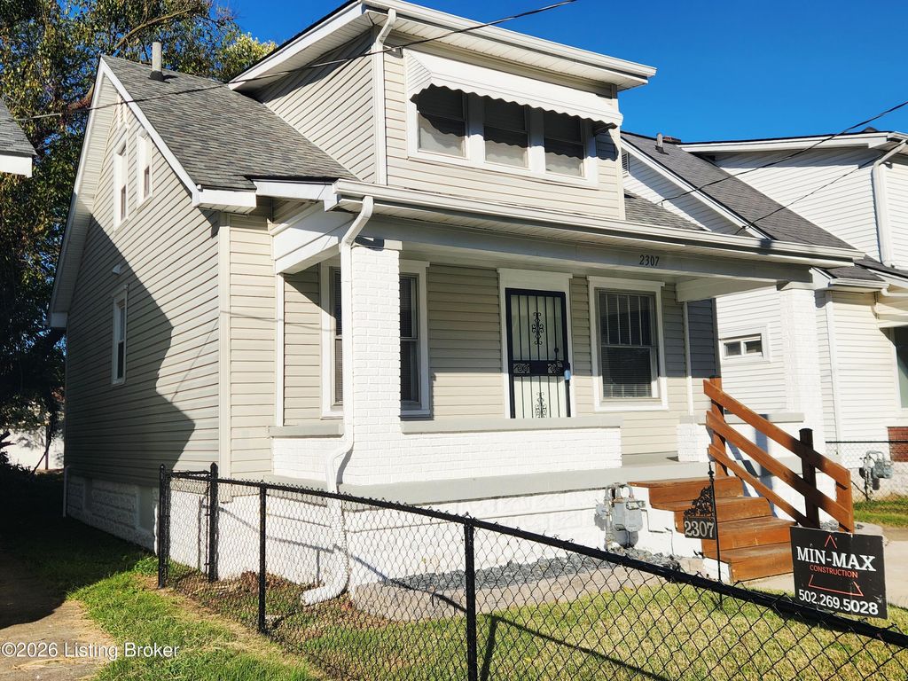 Photo of 2307 W Lee St, Louisville, KY 40210 (MLS # 1706461)