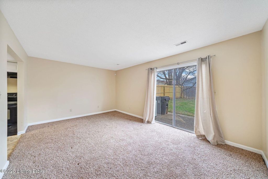 Photo of 4411 La Salle Ave, Louisville, KY 40215 (MLS # 1704498)