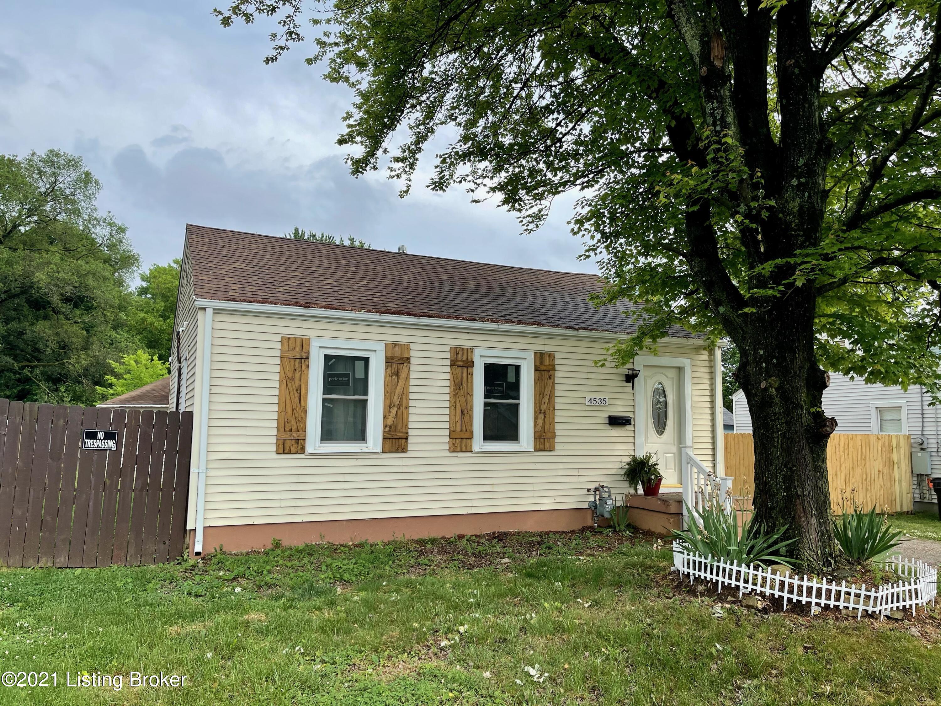 Photo 1 of 12 — 4535 Picadilly Ave, Louisville, KY 40215
