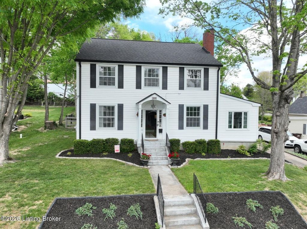 Photo of 209 E Virginia Ave, Springfield, KY 40069 (MLS # 1715865)