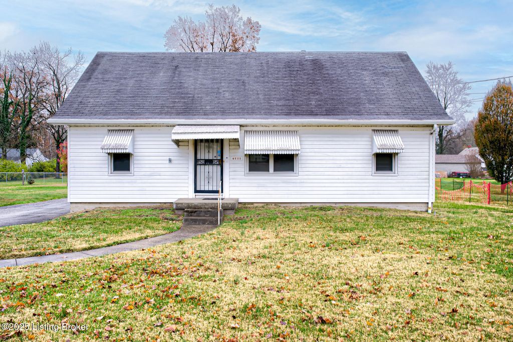 Photo of 7311 Sky Blue Ave, Louisville, KY 40258 (MLS # 1705178)