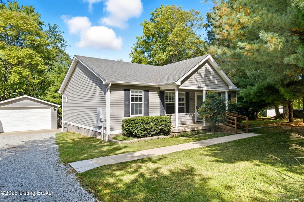 Photo of 6203 Hillcrest Ct, Crestwood, KY 40014 (MLS # 1700897)