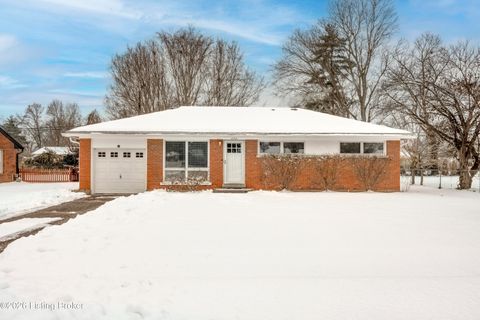 Photo of 2008 Dogoon Dr, Louisville, KY 40223 (MLS # 1708561)